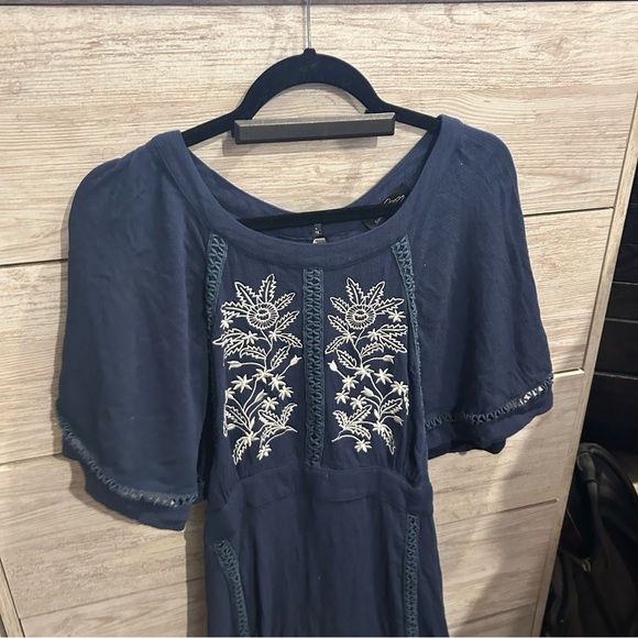 Elegant Blue Embroidered Maxi Dress - Picture 3 of 5